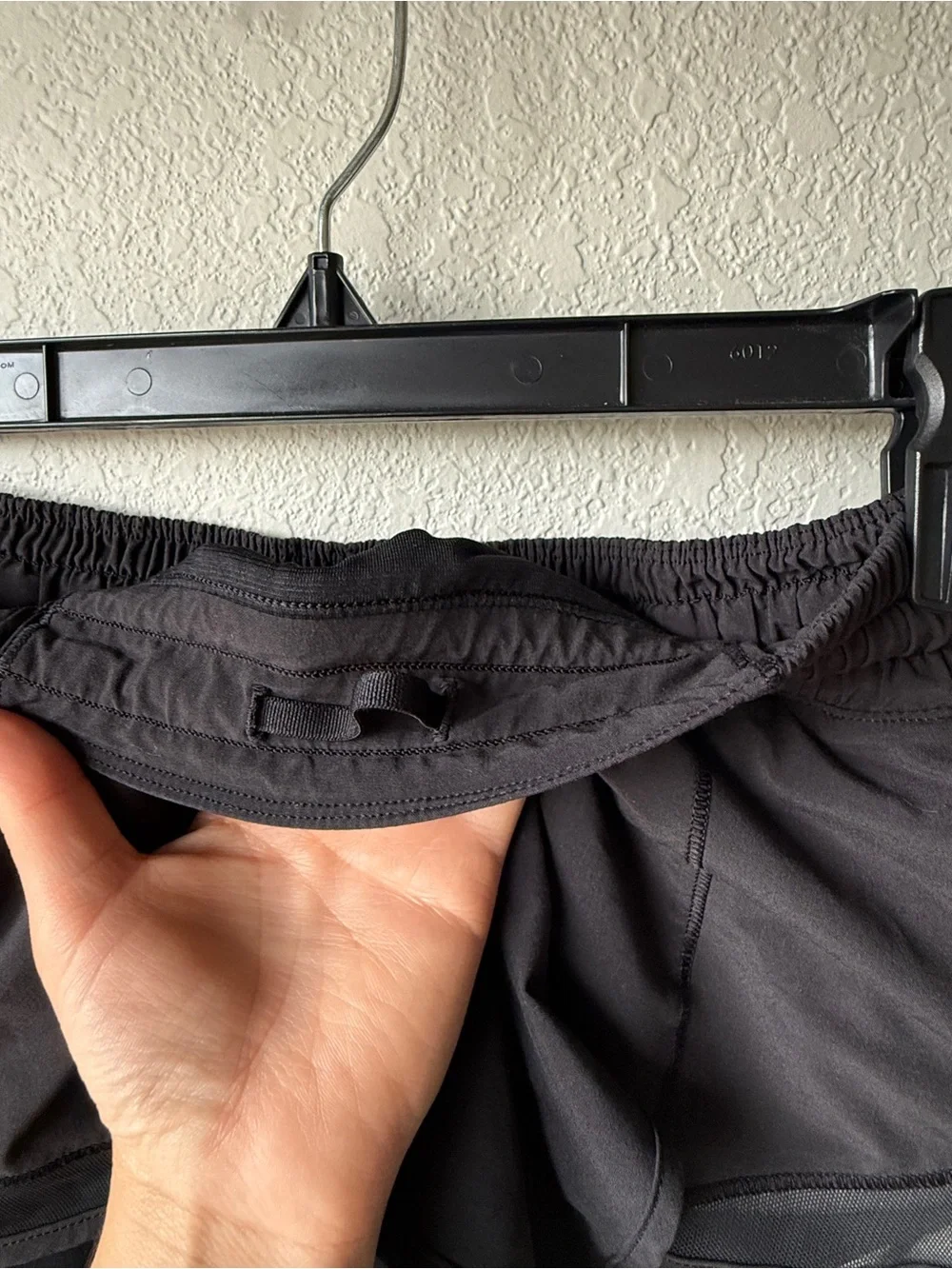 Lululemon Hotty Hot Low-Rise Lined Short 2.5